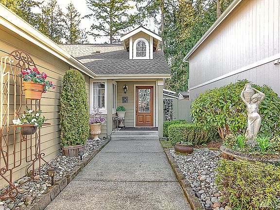 2nd image of 103 83rd Ave SE