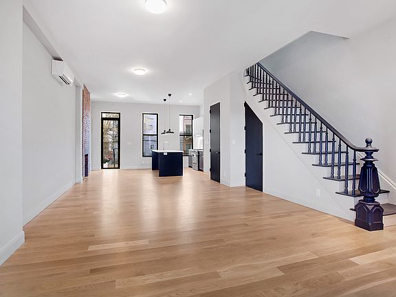 3rd image of 721 Lexington Ave #1