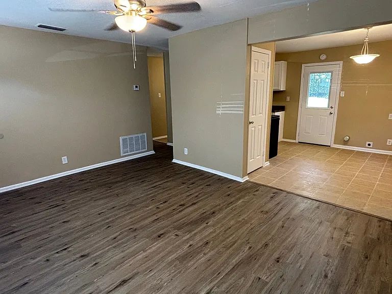 5920 Windy Hill Cir S — Photo 3