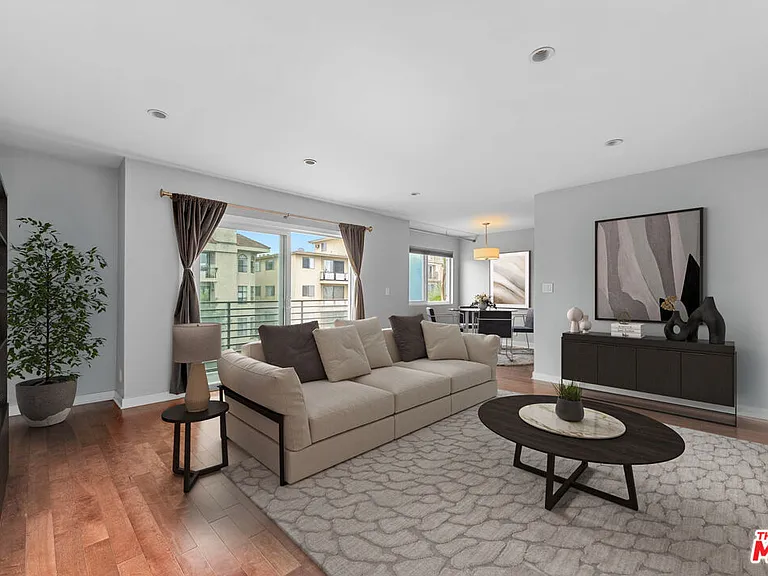 811 S Bedford St #301 — Photo 3