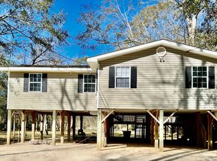 2045 Pascagoula River Rd, Moss Point, MS 39562