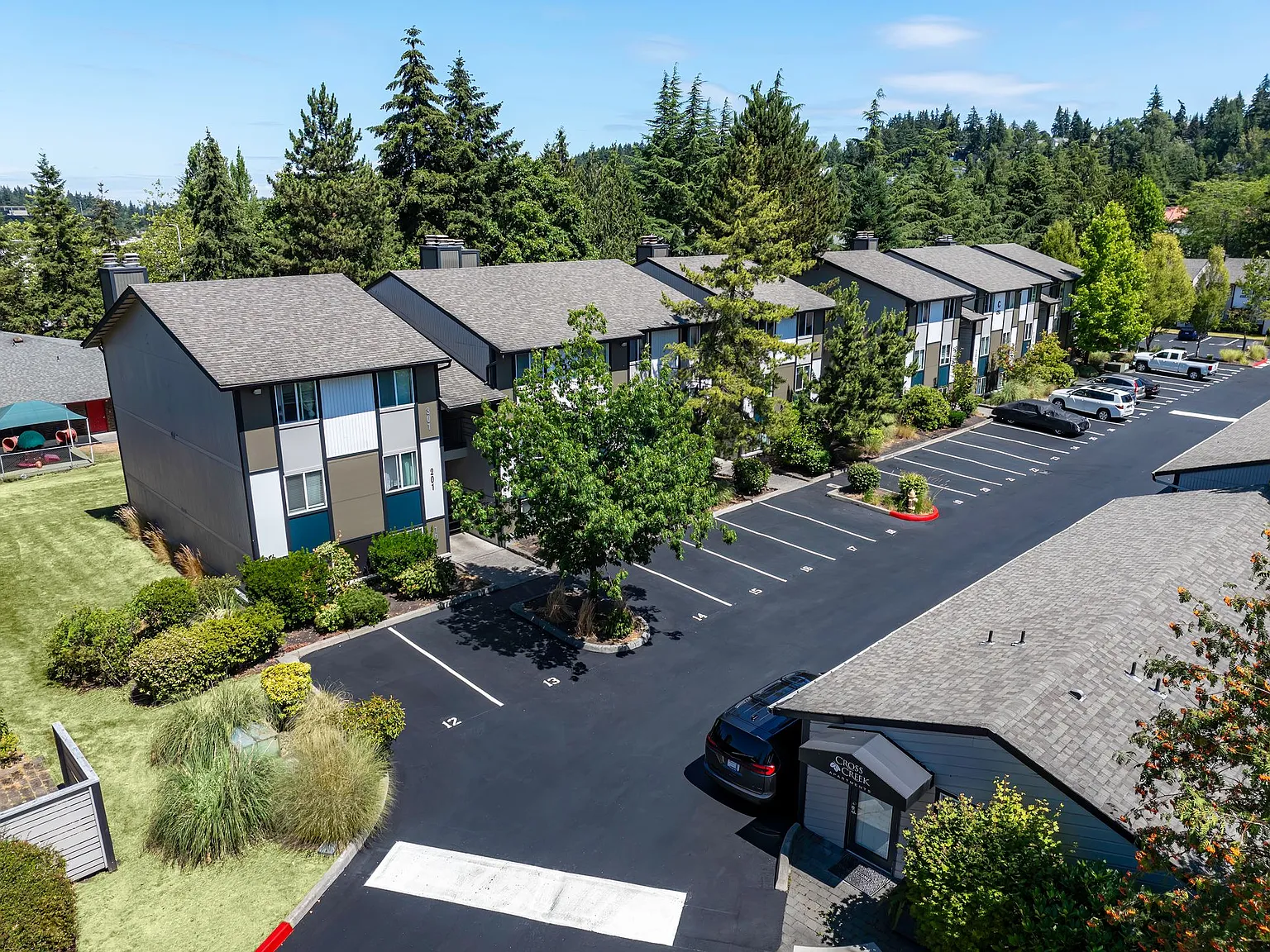 Cross Creek Apartments — Photo 1