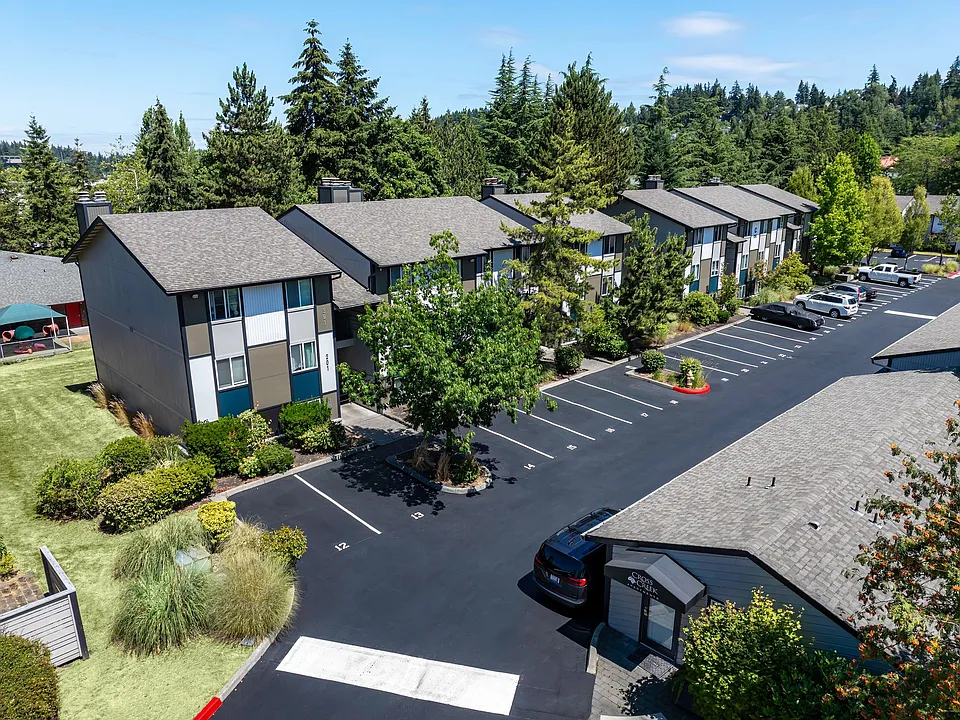 Cross Creek Apartments