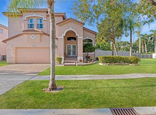 18438 NW 9th St, Pembroke Pines, FL 33029