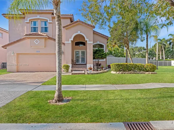18438 NW 9th St, Pembroke Pines, FL 33029