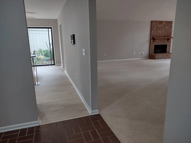 13 Village Green Cir — Photo 8