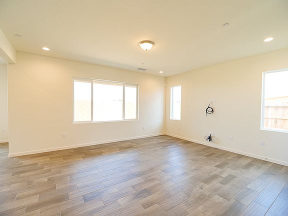 4th image of 6466 E Adena Ave