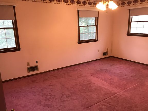 Master Bedroom (before hardwood floors)