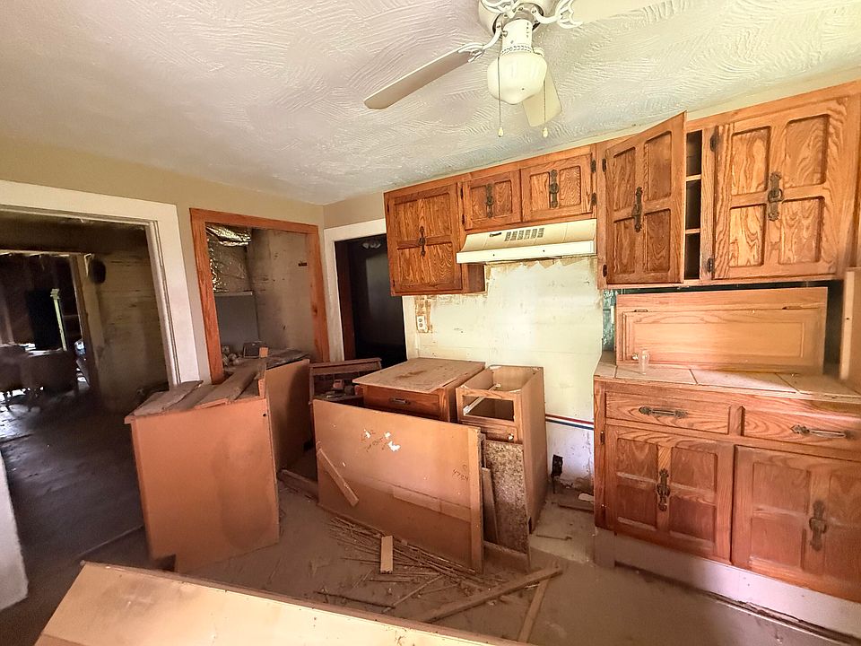 4th image of 1930 Morris Road