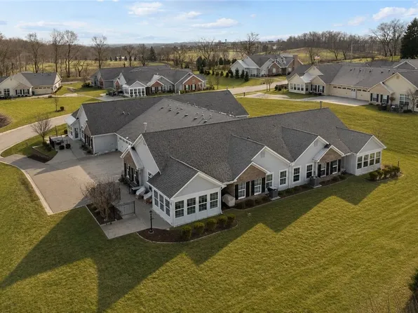 307 Spring Valley Dr, Zelienople, PA 16063