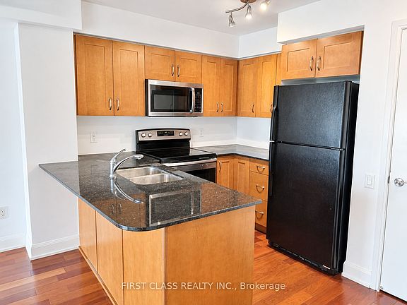 4th image of 2181 Yonge St Unit 2912