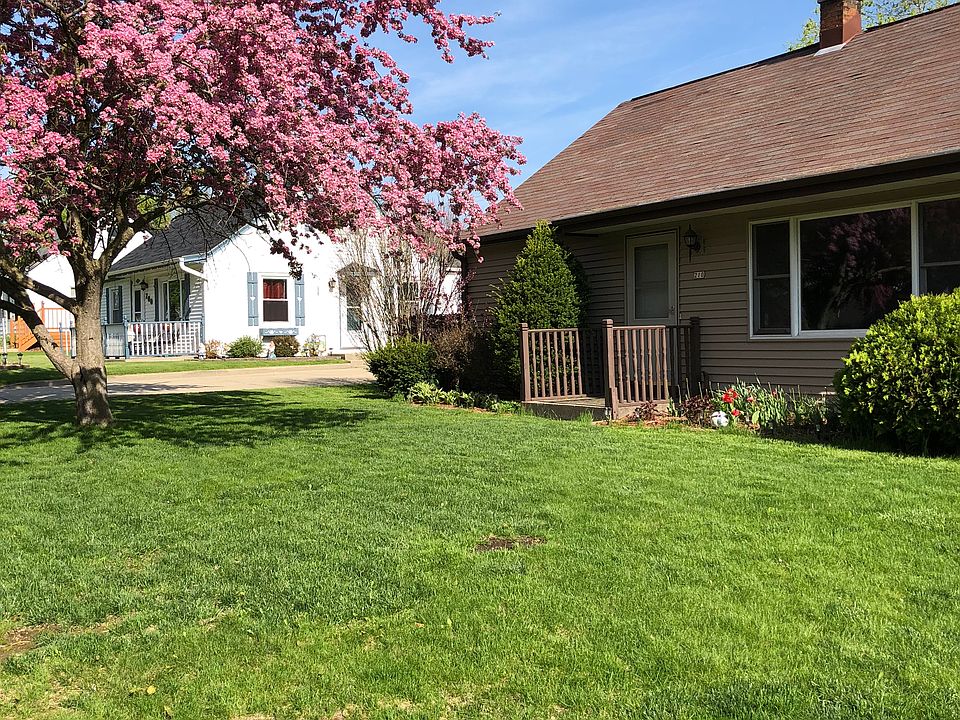 1st image of 210 E Susan Dr