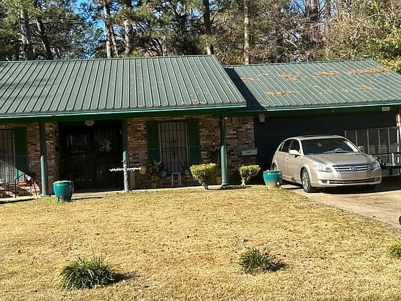 2nd image of 2323 Breckinridge Rd