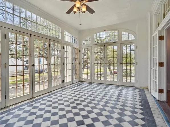 5341 Saint Charles Ave, New Orleans, LA 70115