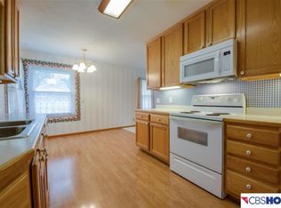 7604 Richmond Dr, Omaha, NE 68134