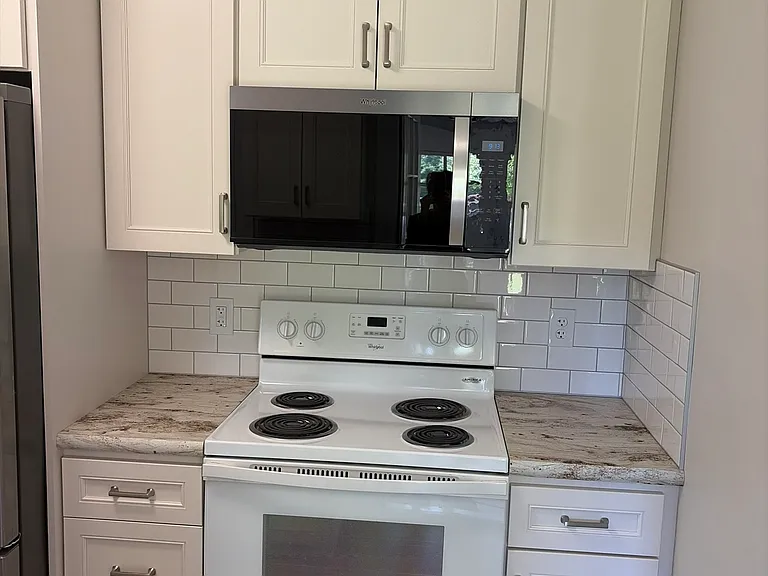 254 E Main St — Photo 3