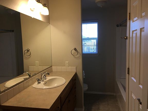 4th image of 3416 W Yakima Ave