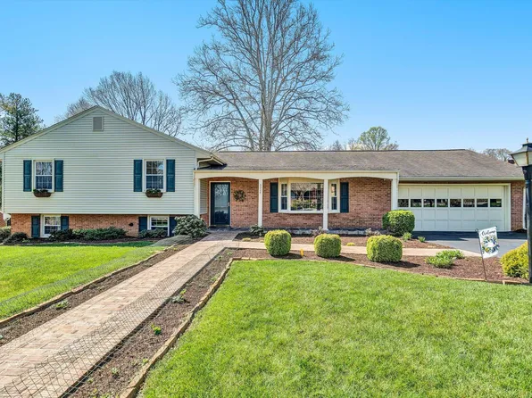 5326 Luwana Dr, Roanoke, VA 24018