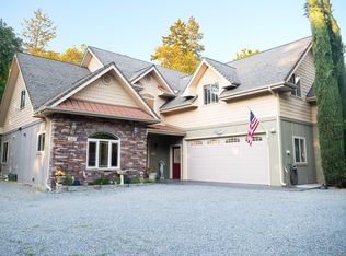 347 Peckerwood Ln, Grants Pass, OR 97527