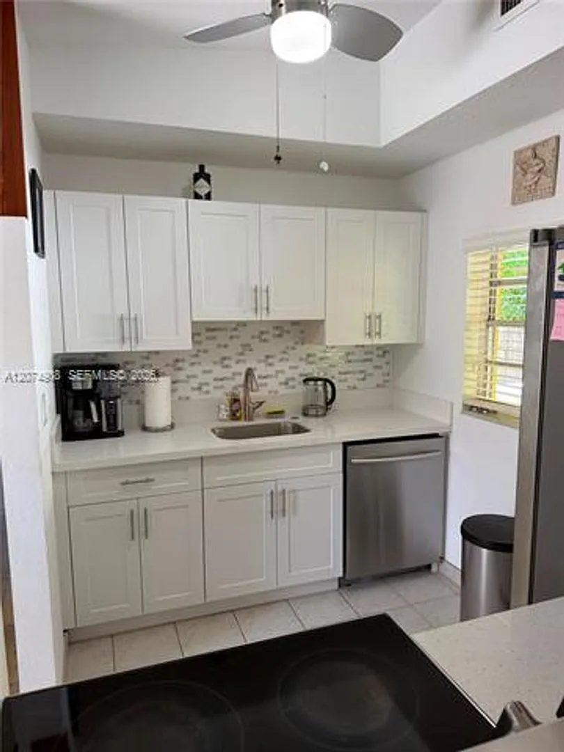 935 Polk St # 935, FL 33019 — Photo 1