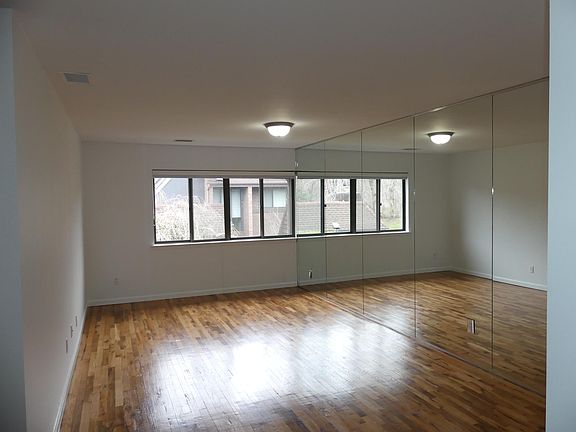 4th image of 28 Oldfield