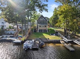 43 Shore Dr, Salem, NH 03079