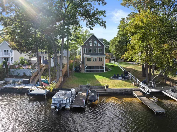 43 Shore Drive, Salem, NH 03079