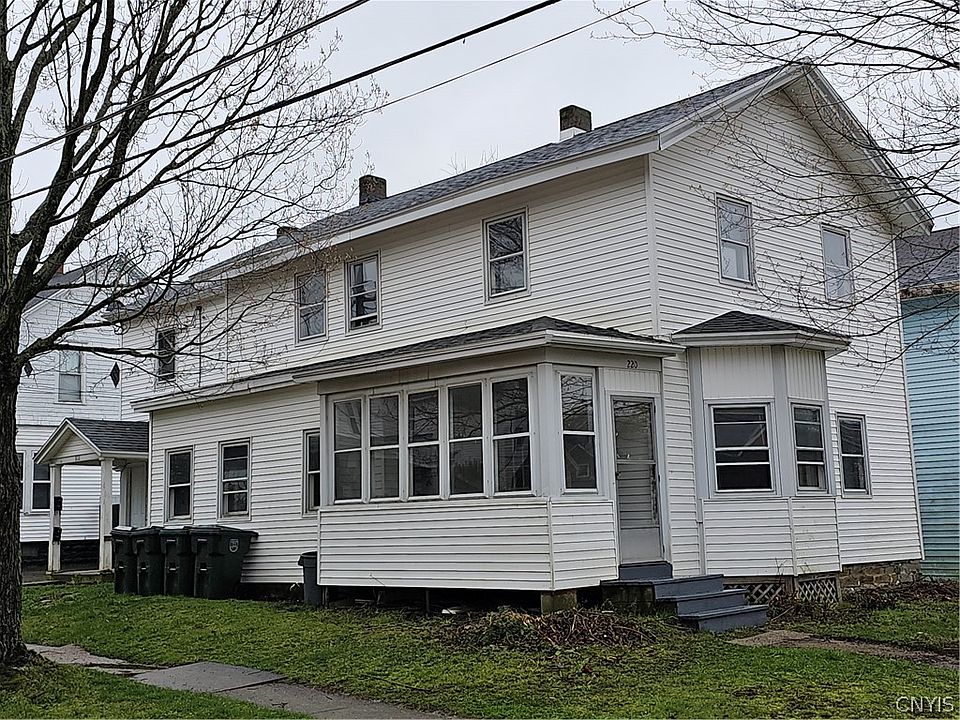 1st image of 220 Lincoln St