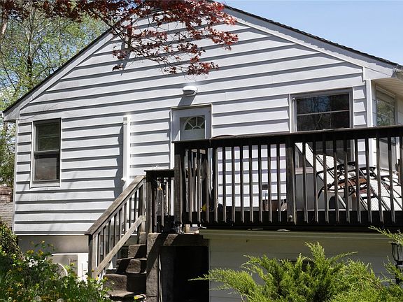 4th image of 72 Johnson Street