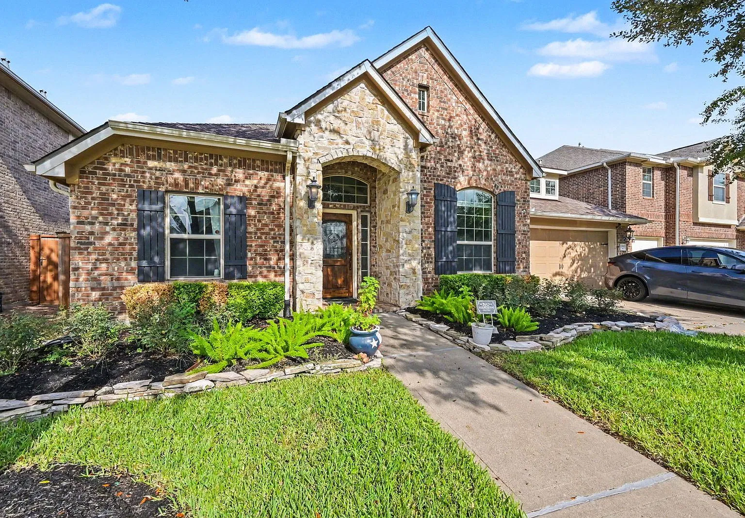 4 bed, 3.5 bath, 3611 sqft, $4,000 — Photo 3