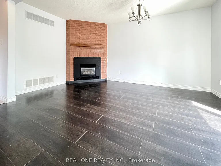 19 Blair Cres — Photo 11