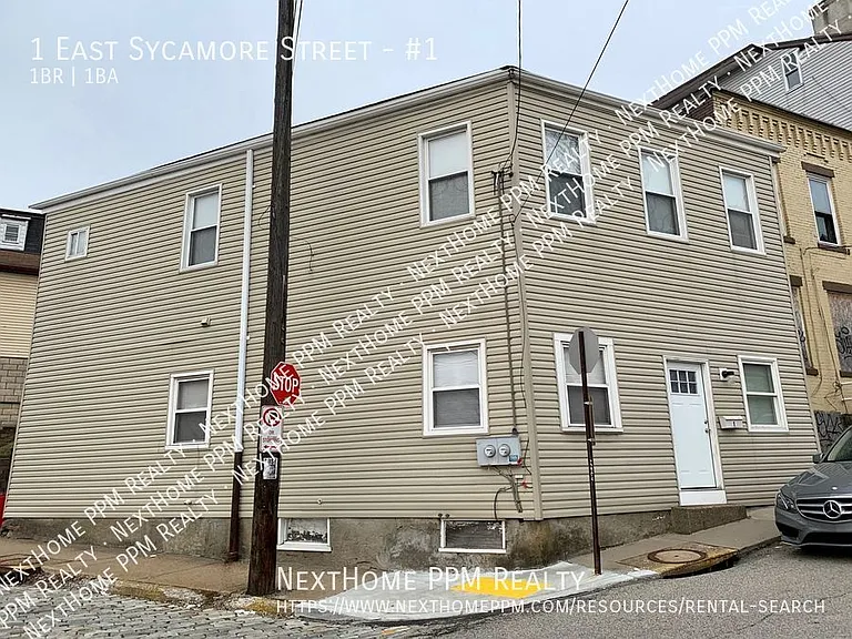 1 E Sycamore St #1 — Photo 5