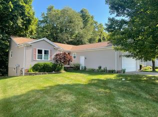 142 Takacs Dr, Wadsworth, OH 44281