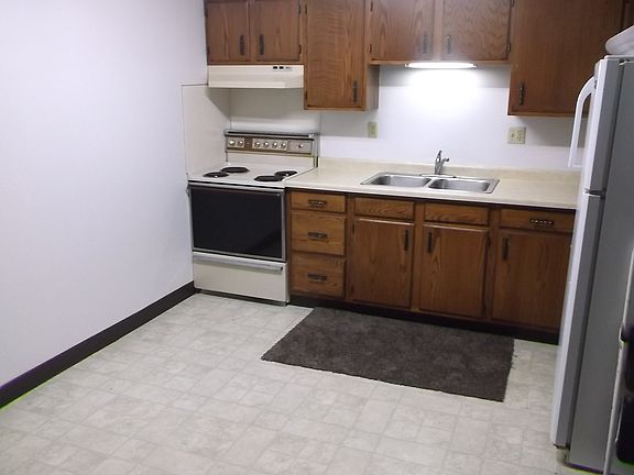 2nd image of 67 Champion Ave APT 4