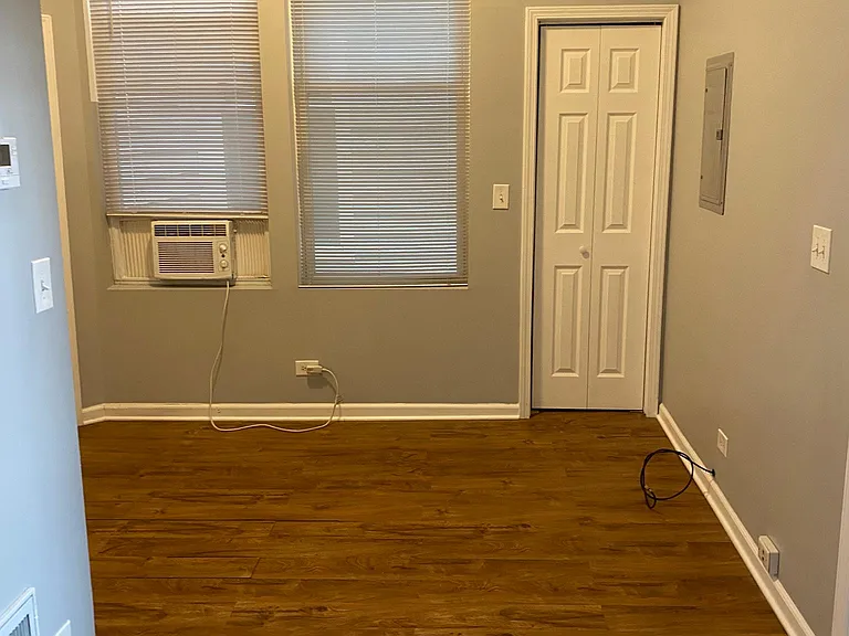 1102 W 18th St #2R — Photo 4