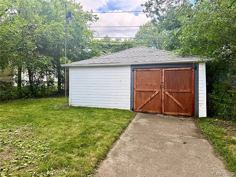 3226 Grayson St — Photo 12