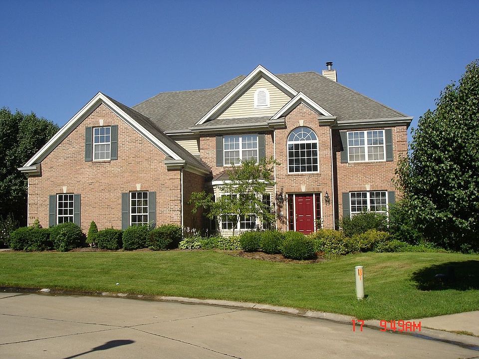 Brick exterior, cul de sac lot.  Short walk to neighborhood pool and tennis.