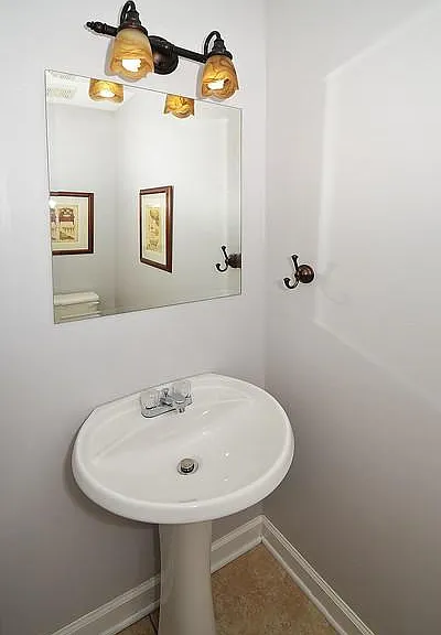 8102 Mee Mee Rd — Photo 14