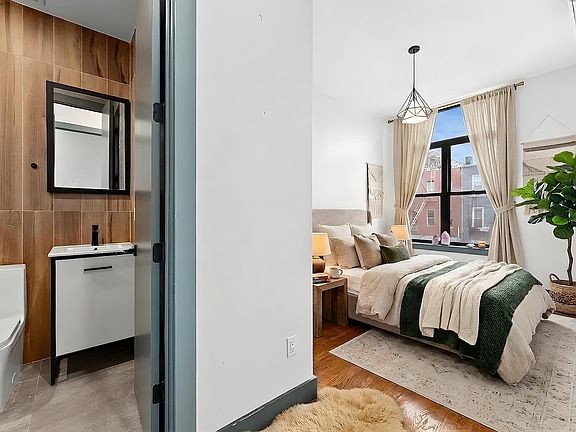 3rd image of 1115 Jefferson Ave #2