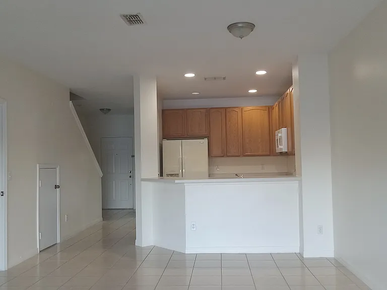 9425 Flowering Cottonwood Rd #9425 — Photo 6