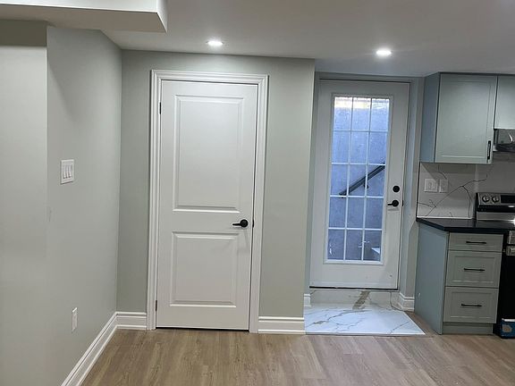 4th image of 21 Hartford Trl