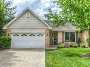 60 Summit Pointe Ct, Saint Charles, MO 63301