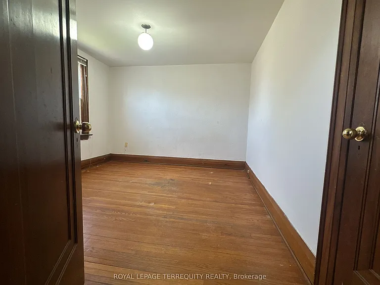 80 Eldon Ave — Photo 6