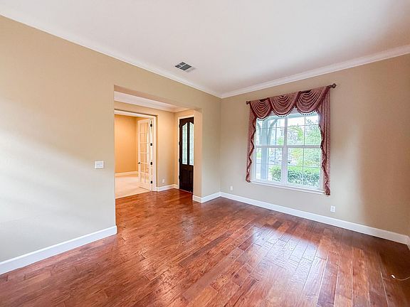 3rd image of 342 Stanforth Ct