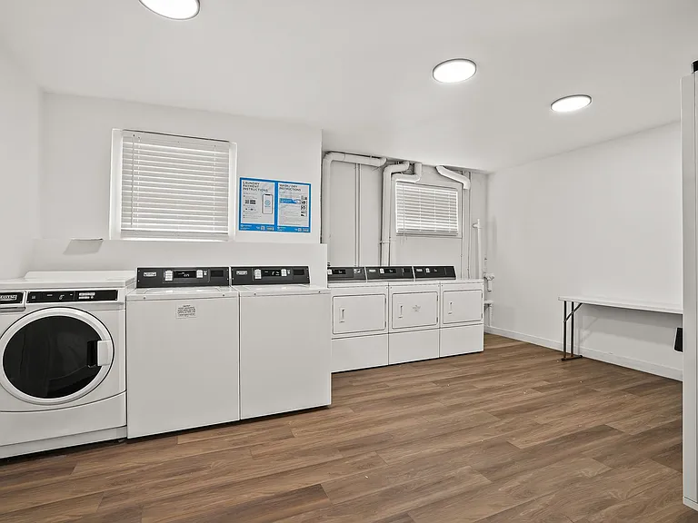 Cambridge Court Apartments — Photo 13