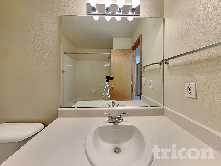 5525 E 130th Dr — Photo 14