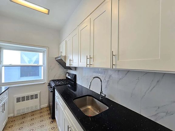 2nd image of 1725 65th St Floor 2