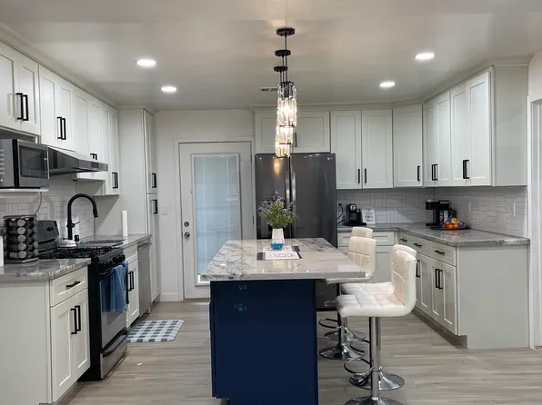2611 41st St, Sacramento, CA 95817