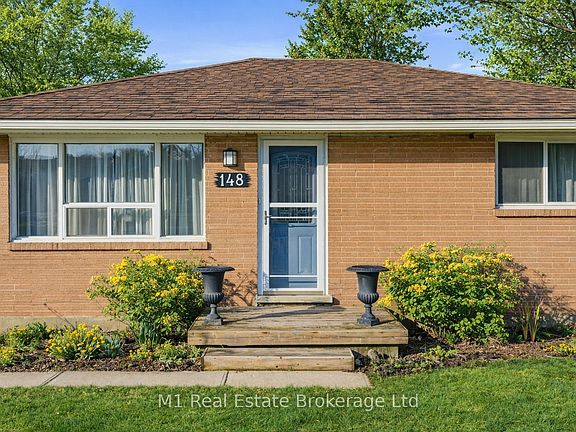 3rd image of 148 Victoria Rd N