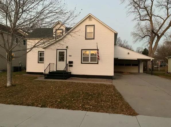 716 S 4th St, Marshall, MN 56258